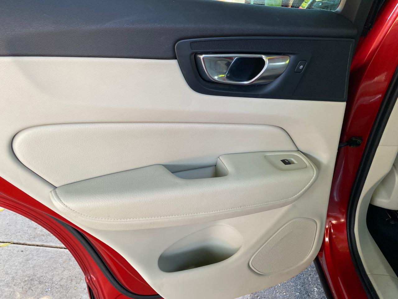 Volvo XC60 T5 AWD Momentum 2021
