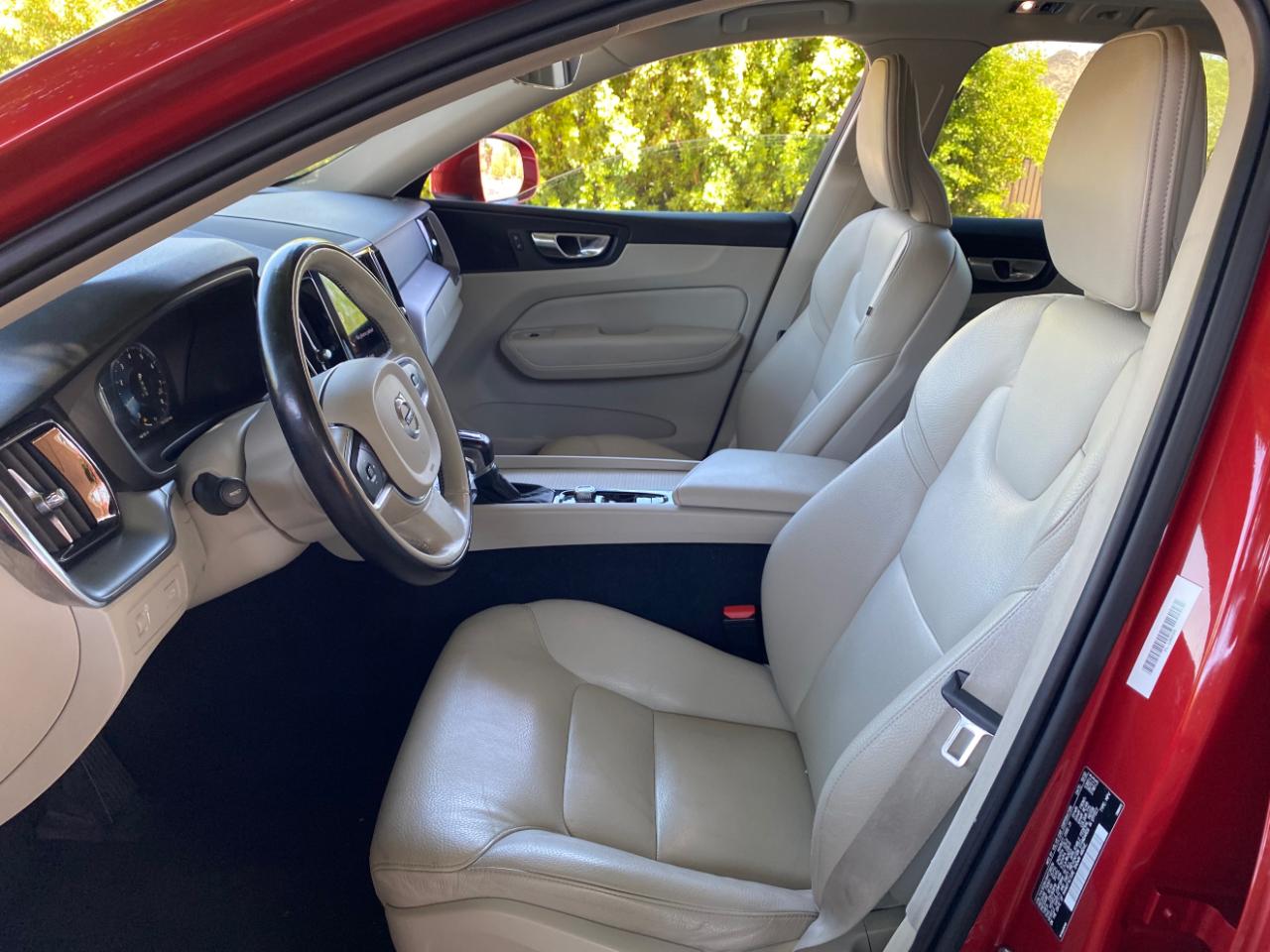 Volvo XC60 T5 AWD Momentum 2021
