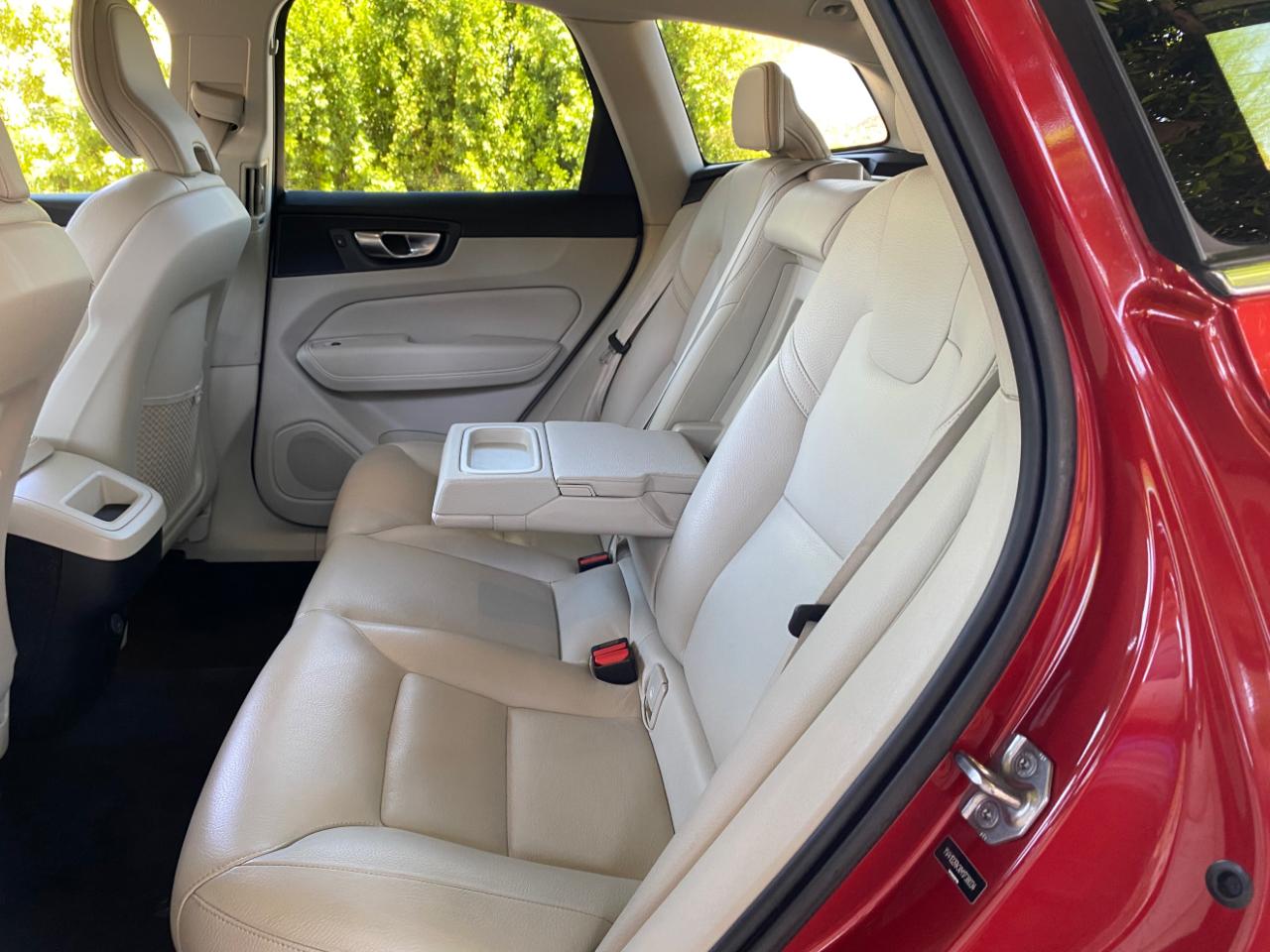 Volvo XC60 T5 AWD Momentum 2021