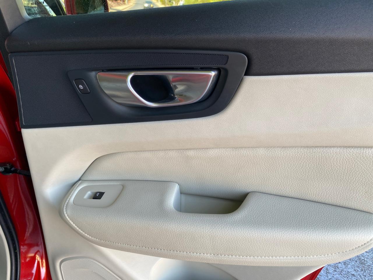 Volvo XC60 T5 AWD Momentum 2021