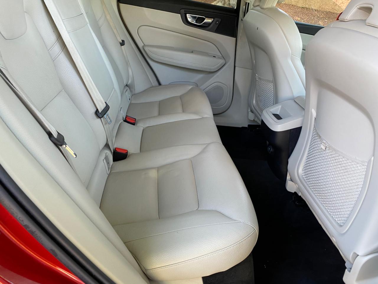 Volvo XC60 T5 AWD Momentum 2021