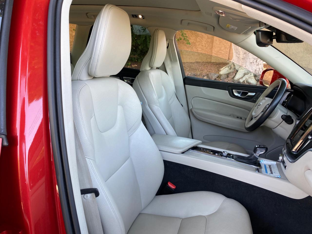 Volvo XC60 T5 AWD Momentum 2021