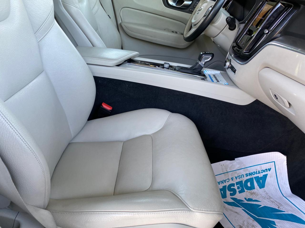 Volvo XC60 T5 AWD Momentum 2021