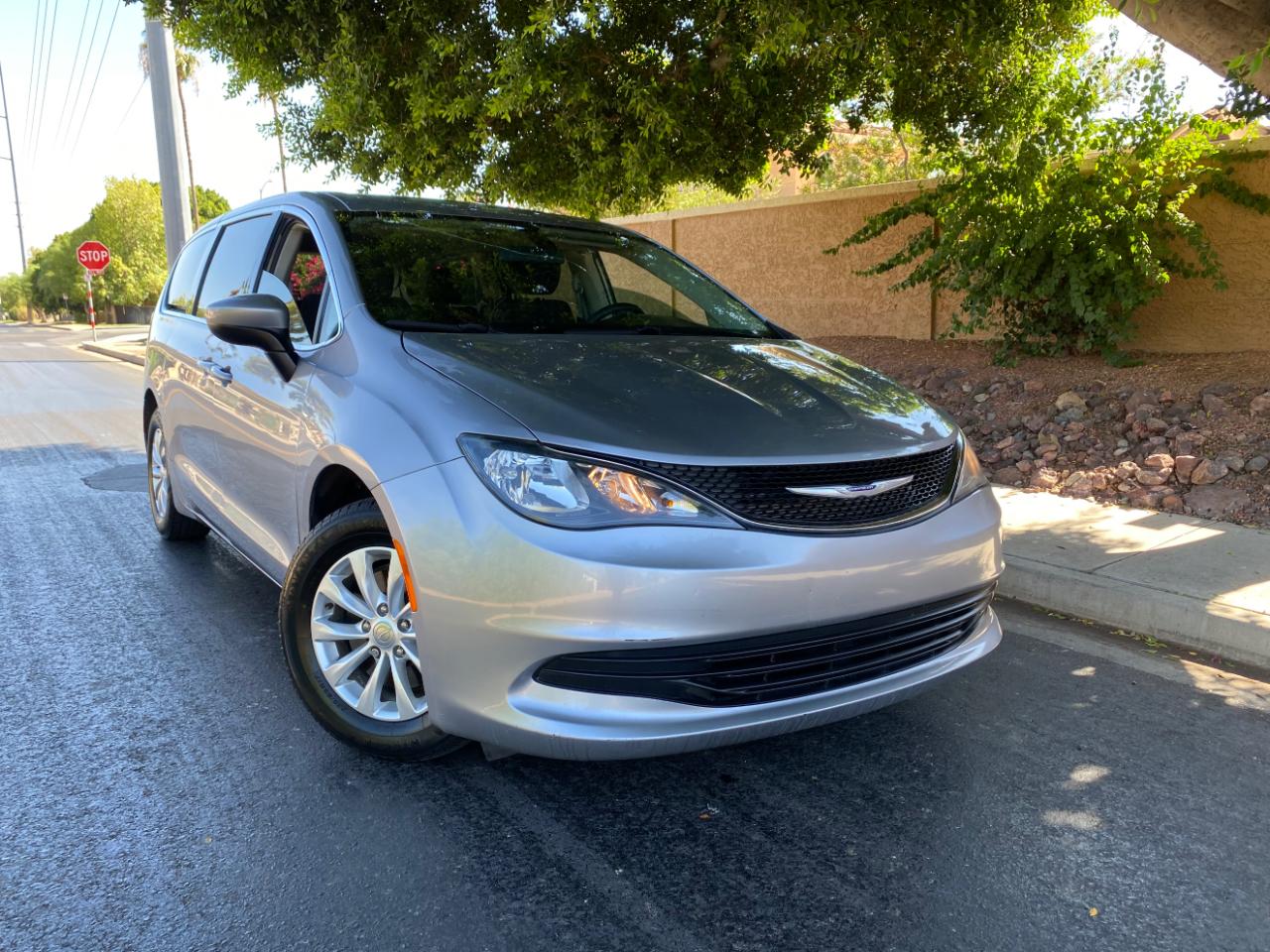 Chrysler Pacifica LX FWD 2019