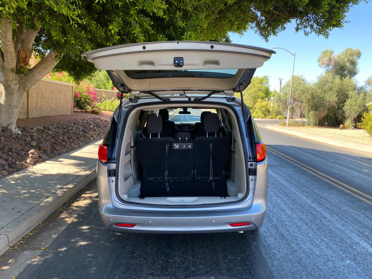 Chrysler Pacifica LX FWD 2019