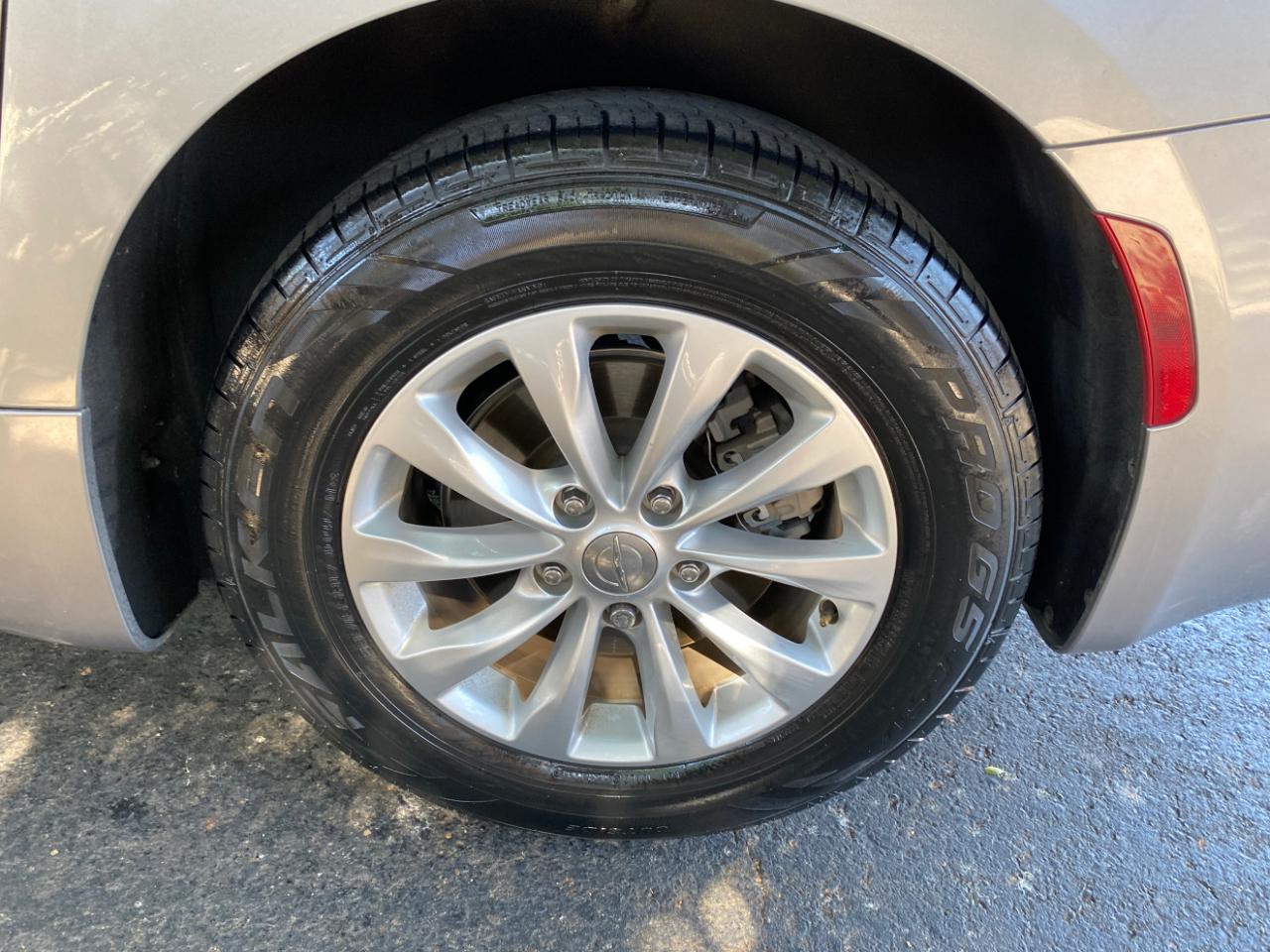 Chrysler Pacifica LX FWD 2019