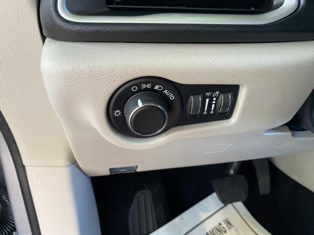 Chrysler Pacifica LX FWD 2019