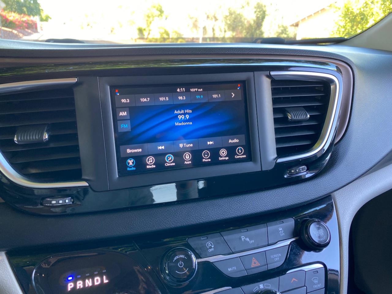 Chrysler Pacifica LX FWD 2019