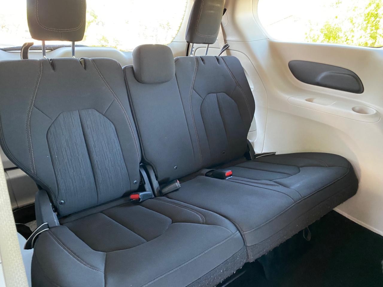 Chrysler Pacifica LX FWD 2019