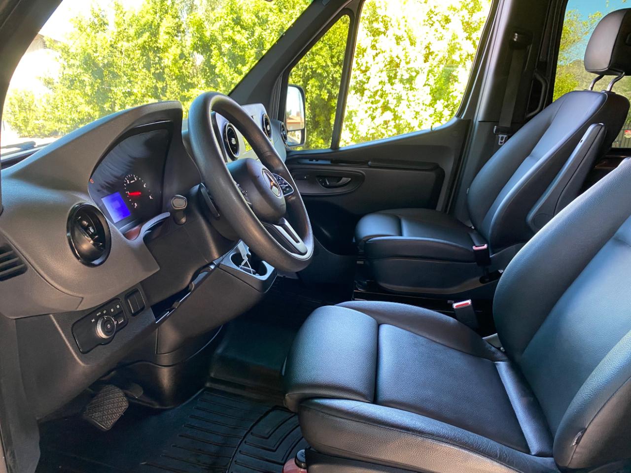 Mercedes-Benz Sprinter Van 2500 High Roof V6 170" RWD 2021