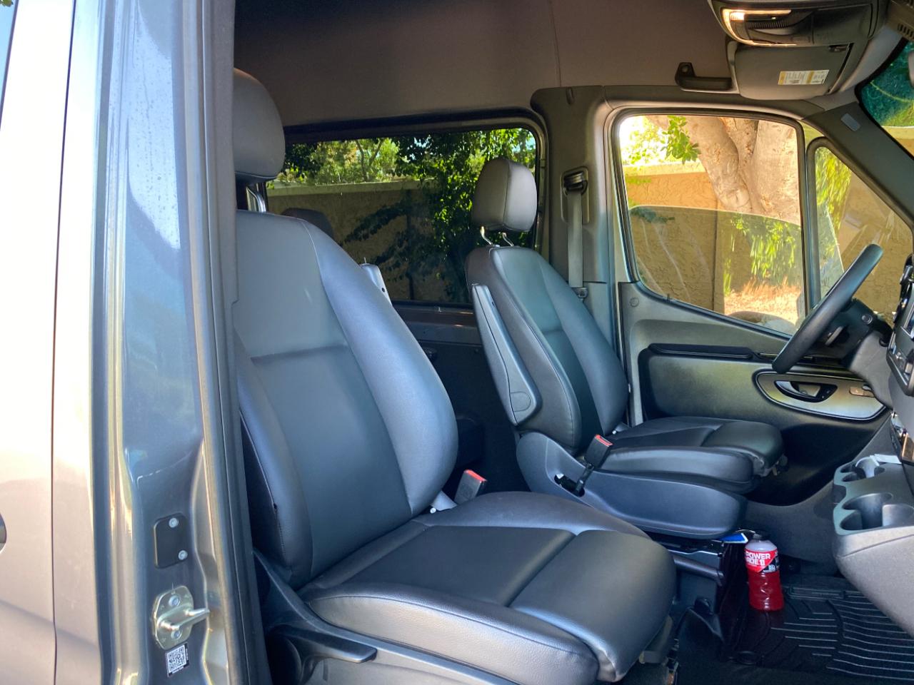 Mercedes-Benz Sprinter Van 2500 High Roof V6 170" RWD 2021