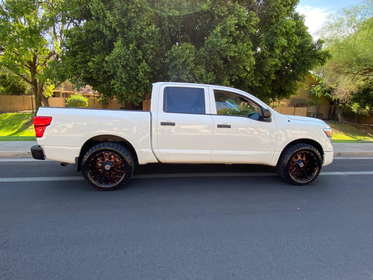 Nissan Titan 4x2 Crew Cab S 2022