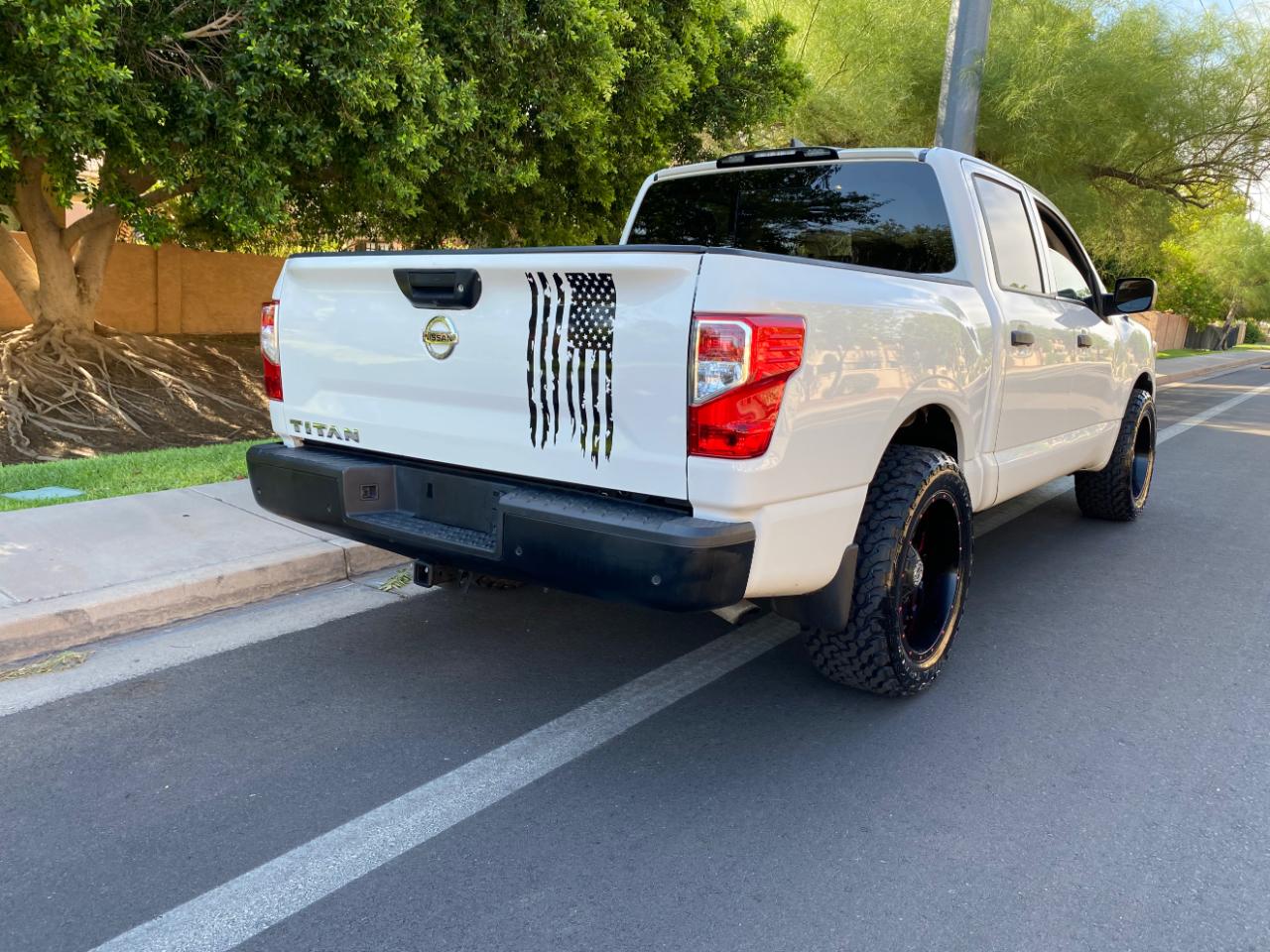 Nissan Titan 4x2 Crew Cab S 2022