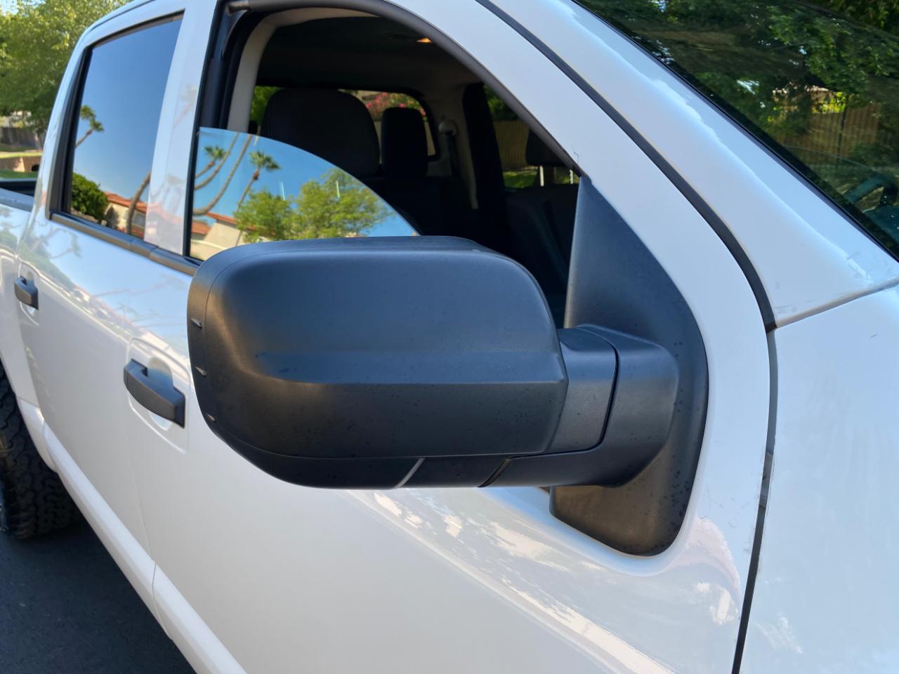 Nissan Titan 4x2 Crew Cab S 2022
