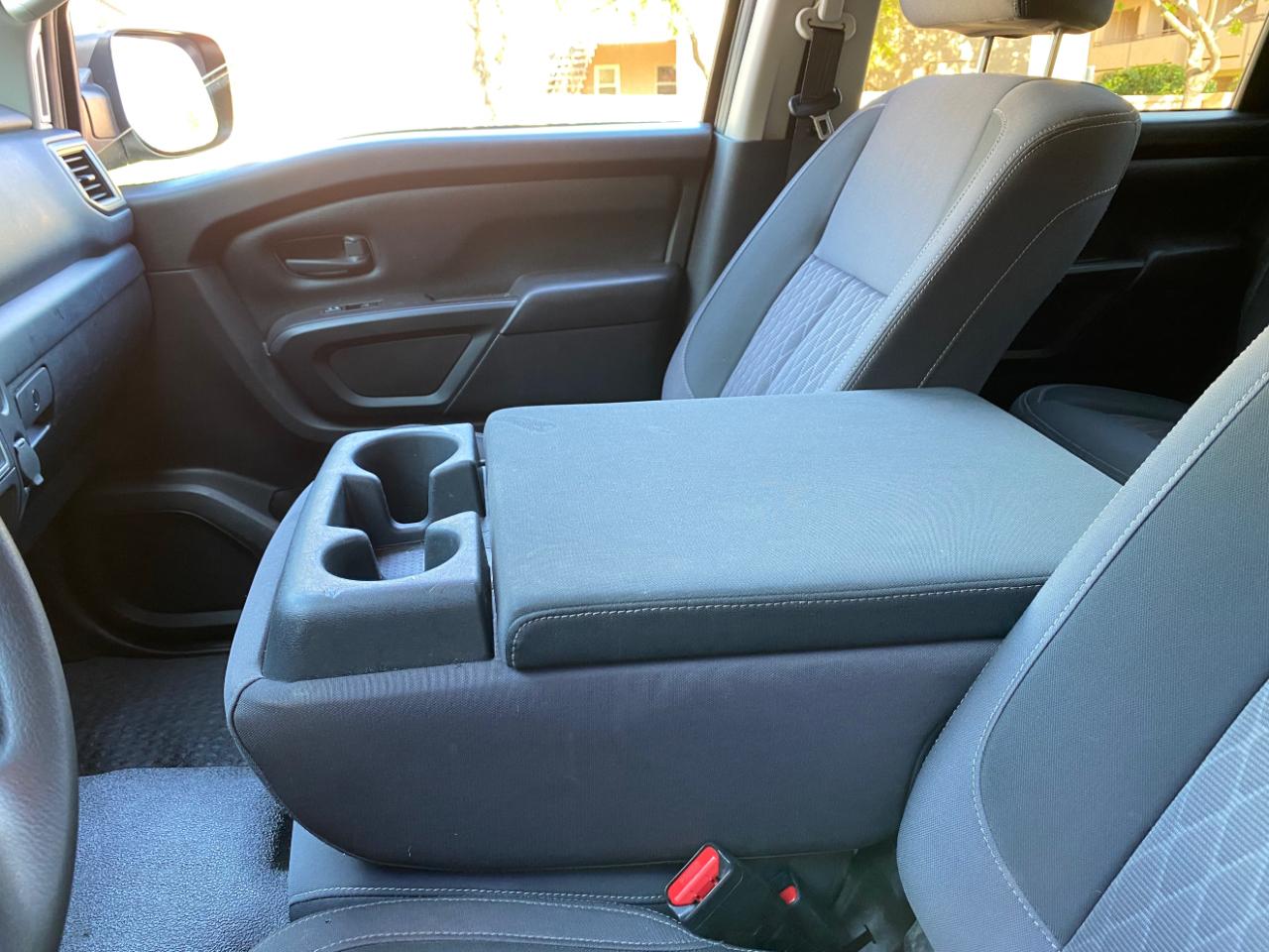 Nissan Titan 4x2 Crew Cab S 2022