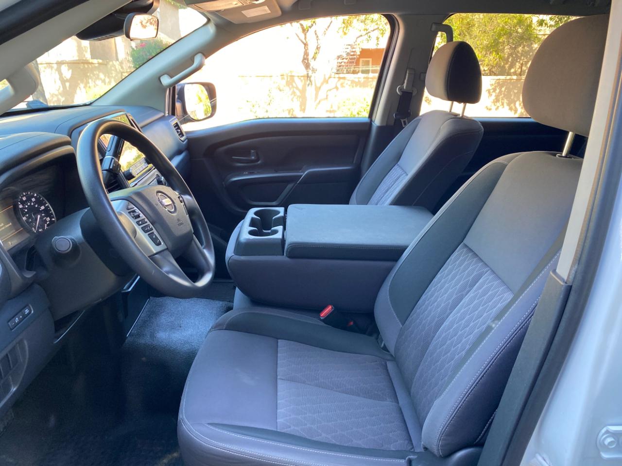 Nissan Titan 4x2 Crew Cab S 2022