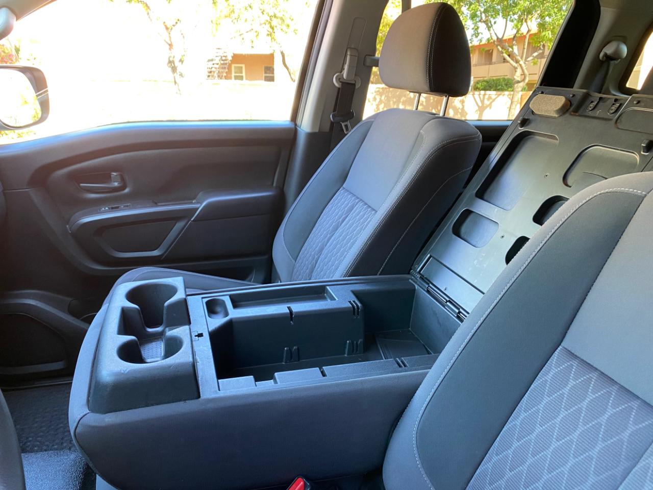 Nissan Titan 4x2 Crew Cab S 2022