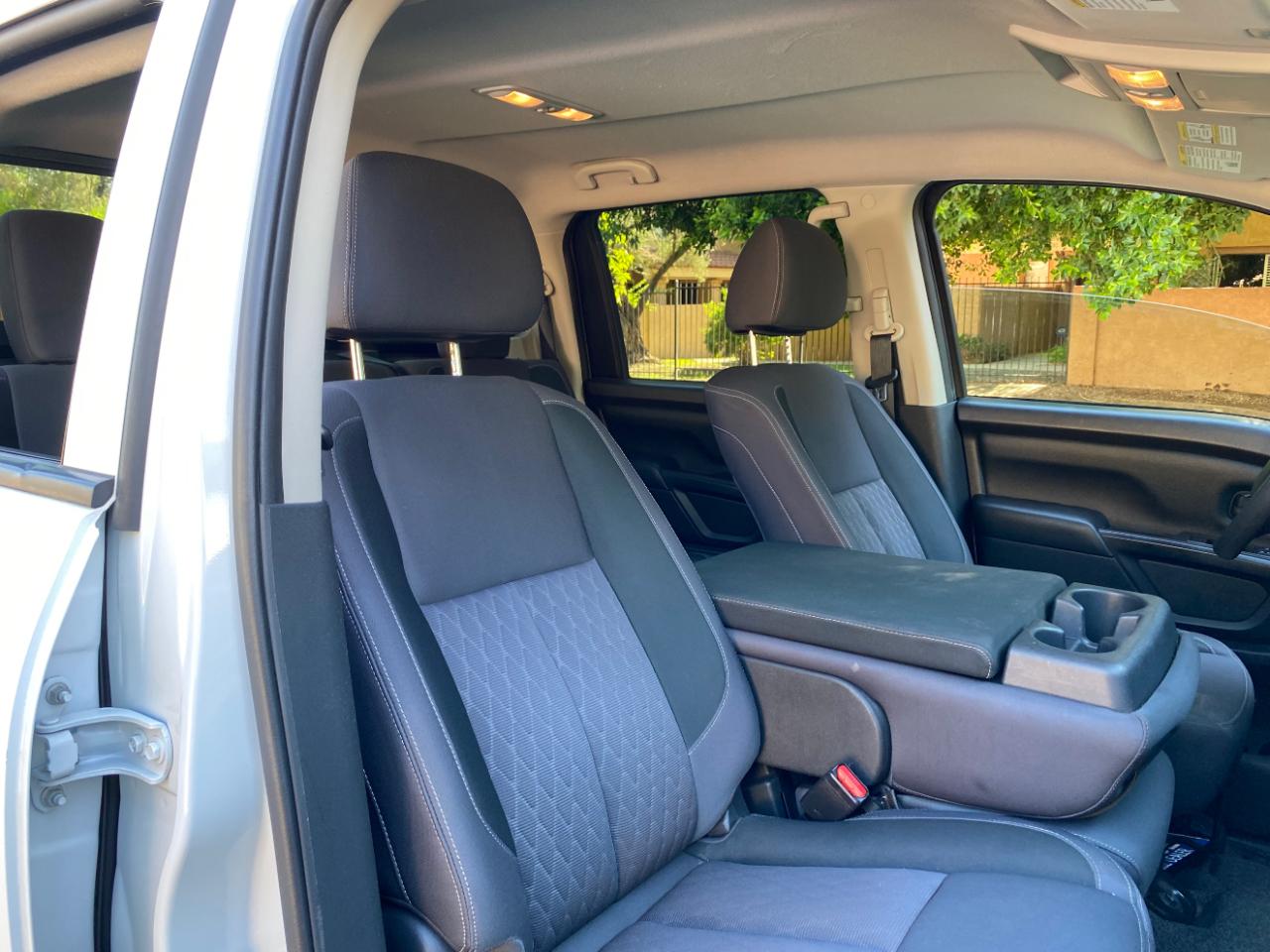 Nissan Titan 4x2 Crew Cab S 2022