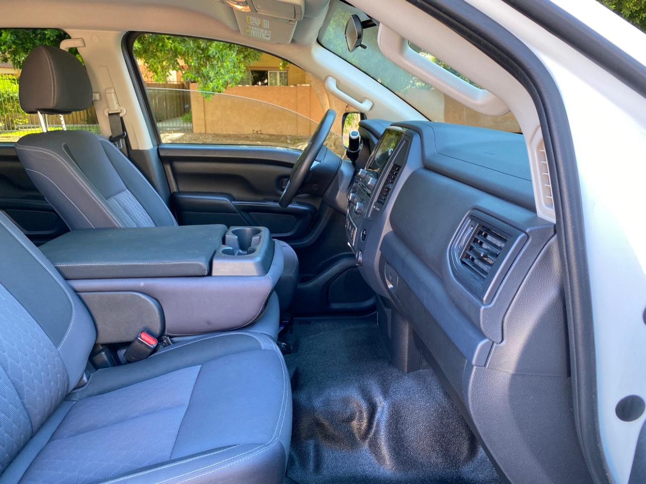 Nissan Titan 4x2 Crew Cab S 2022