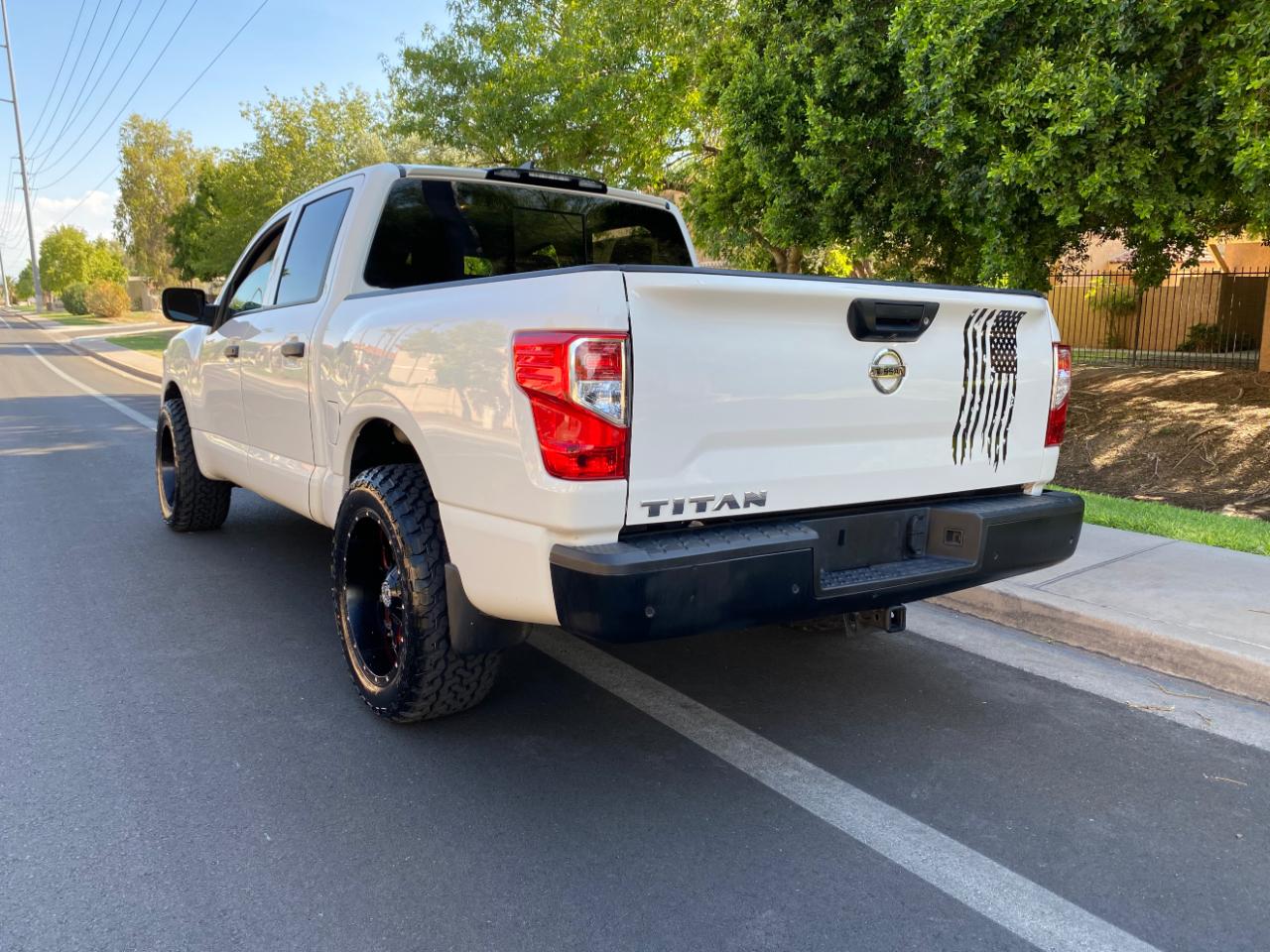 Nissan Titan 4x2 Crew Cab S 2022