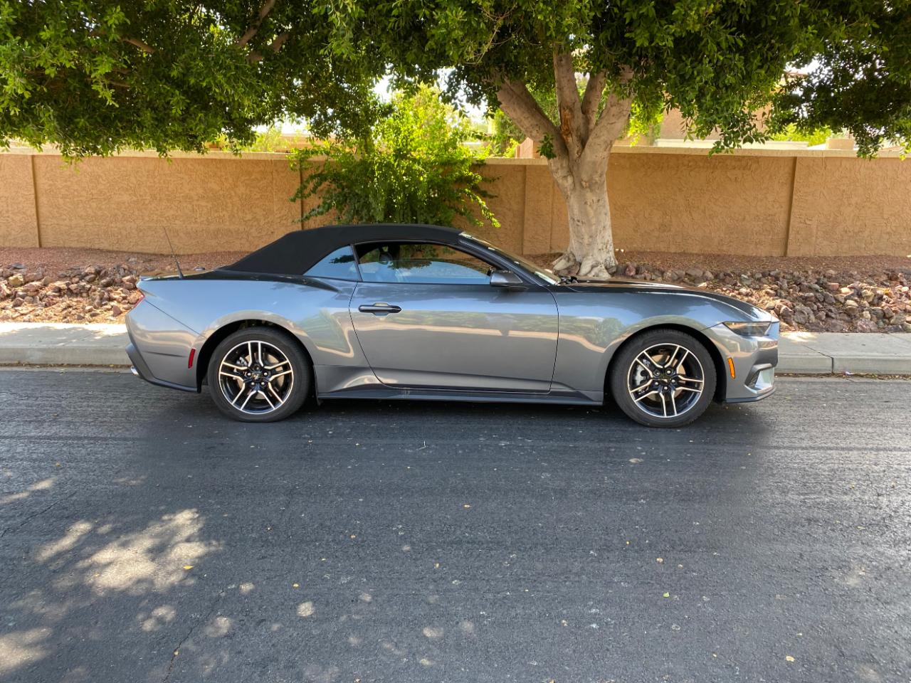 Ford Mustang EcoBoost Convertible 2025