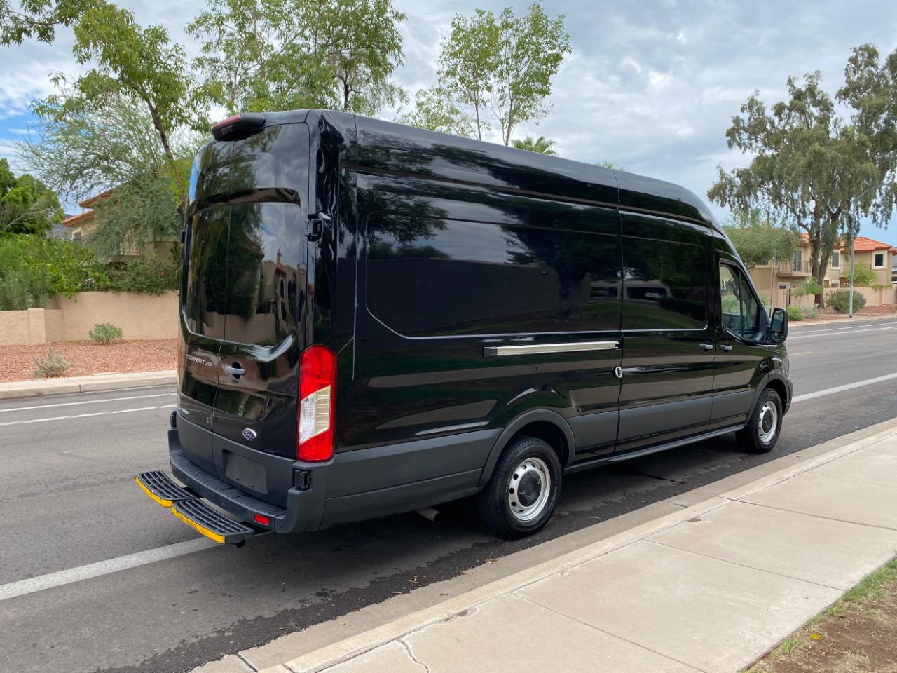 Ford Transit Cargo Van T-250 148" EL Hi Rf 9070 GVWR RWD 2023