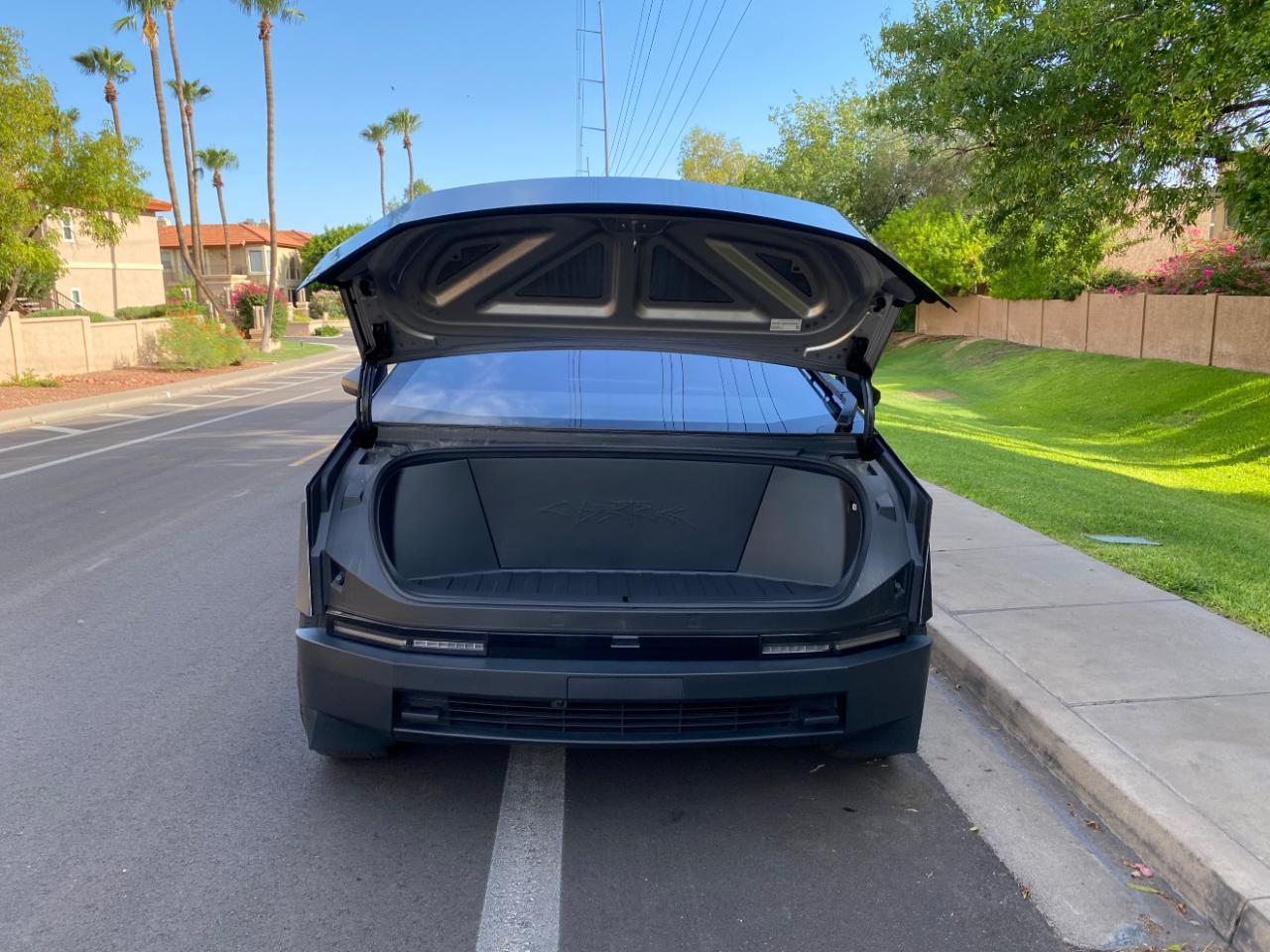 Tesla Cybertruck AWD 2025