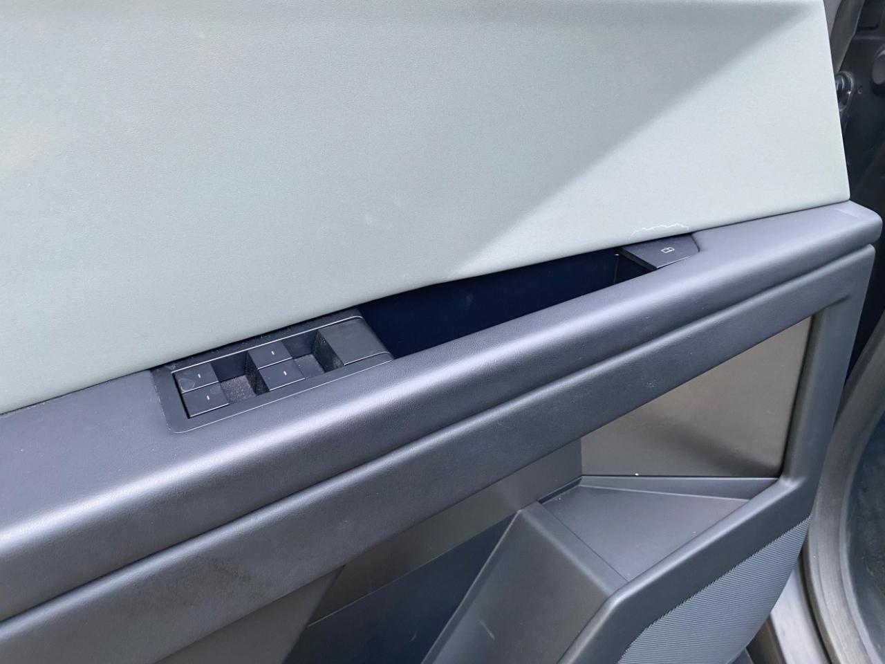 Tesla Cybertruck AWD 2025