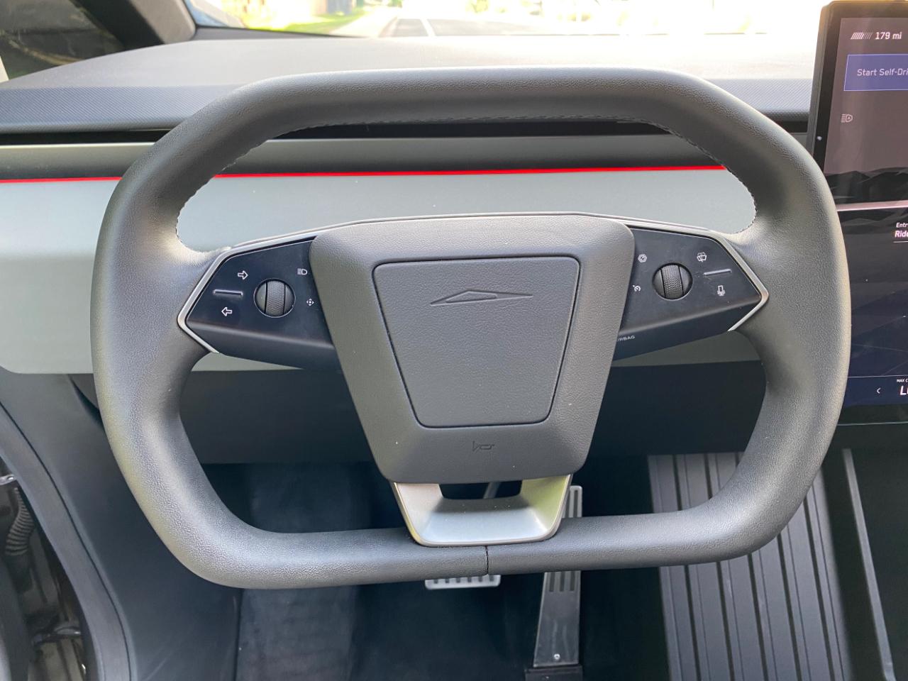 Tesla Cybertruck AWD 2025