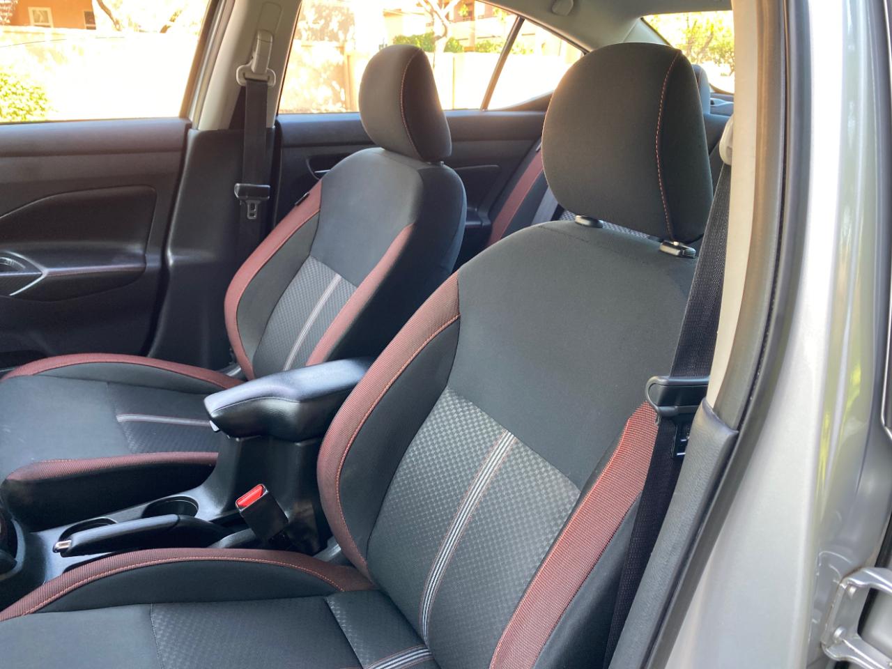 Nissan Versa SR CVT 2025