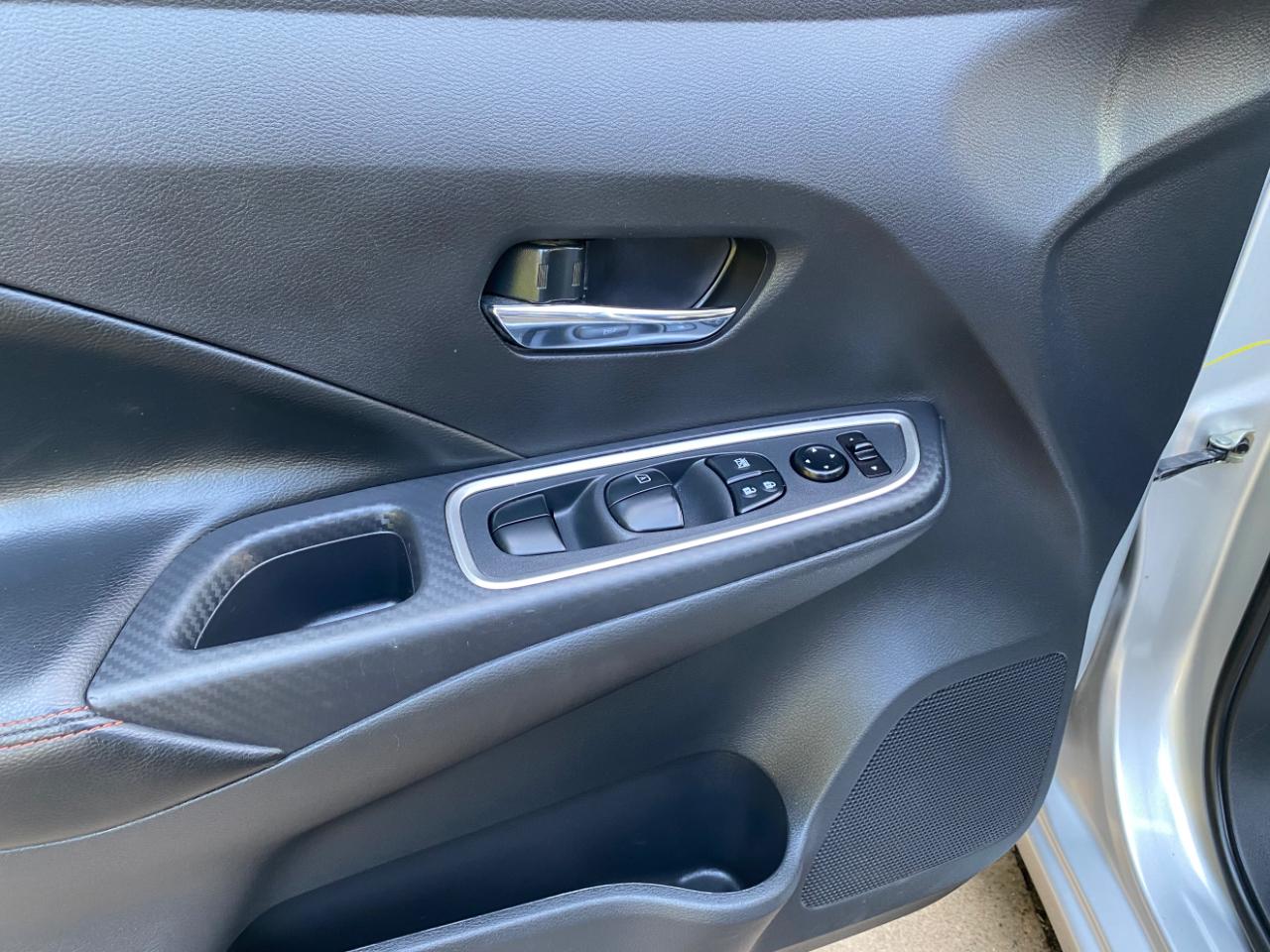 Nissan Versa SR CVT 2025