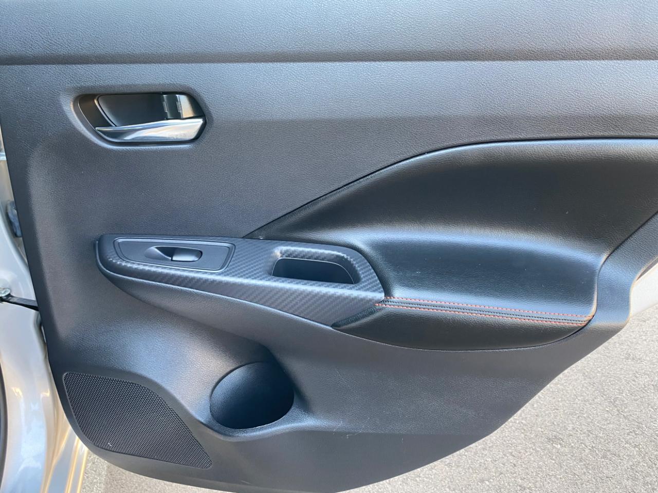 Nissan Versa SR CVT 2025