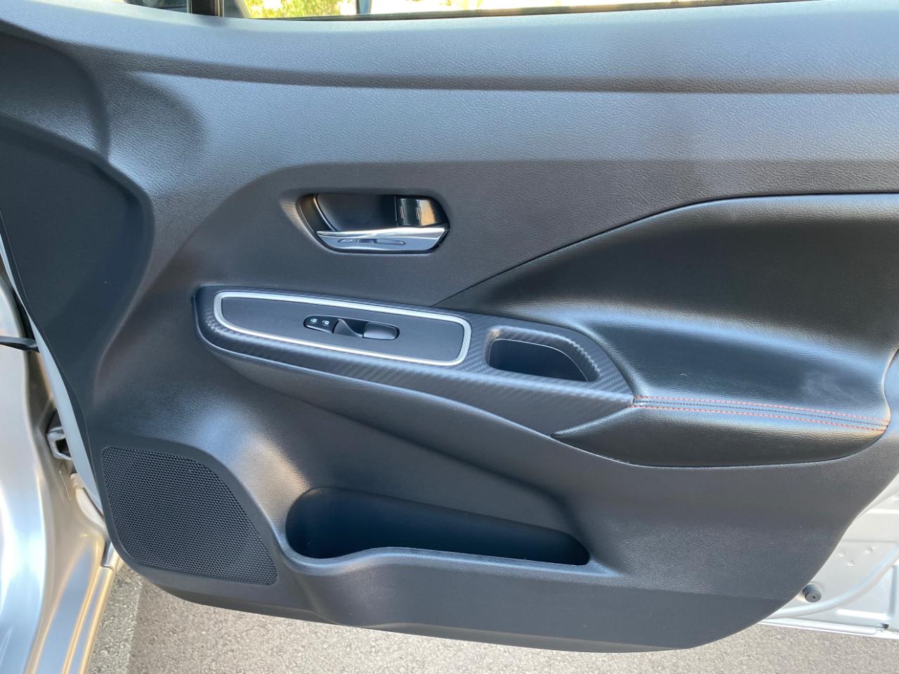 Nissan Versa SR CVT 2025