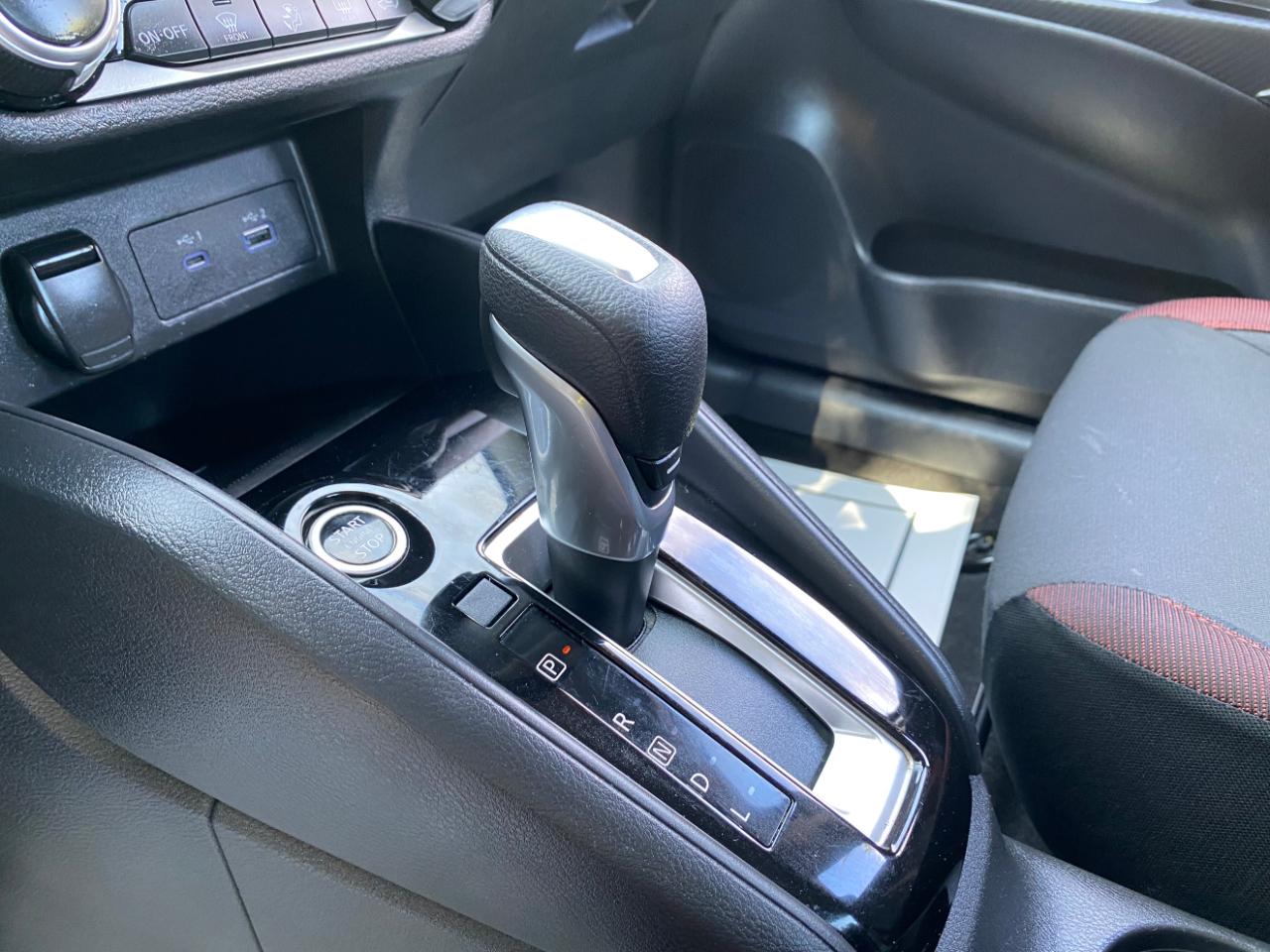 Nissan Versa SR CVT 2025