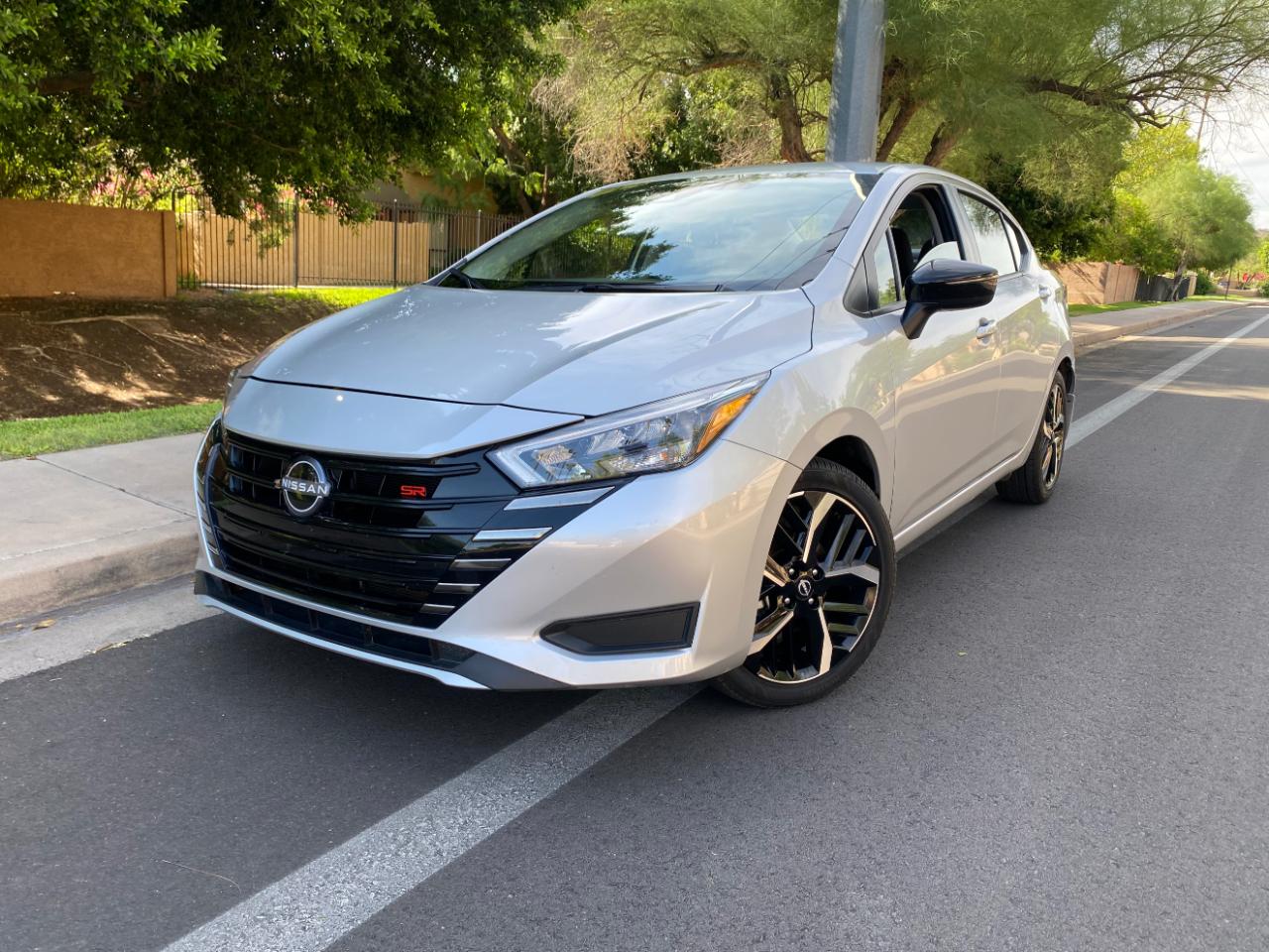 Nissan Versa SR CVT 2025