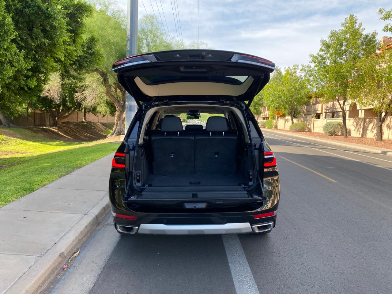 BMW X7 xDrive40i Sports Activity Vehicle 2025