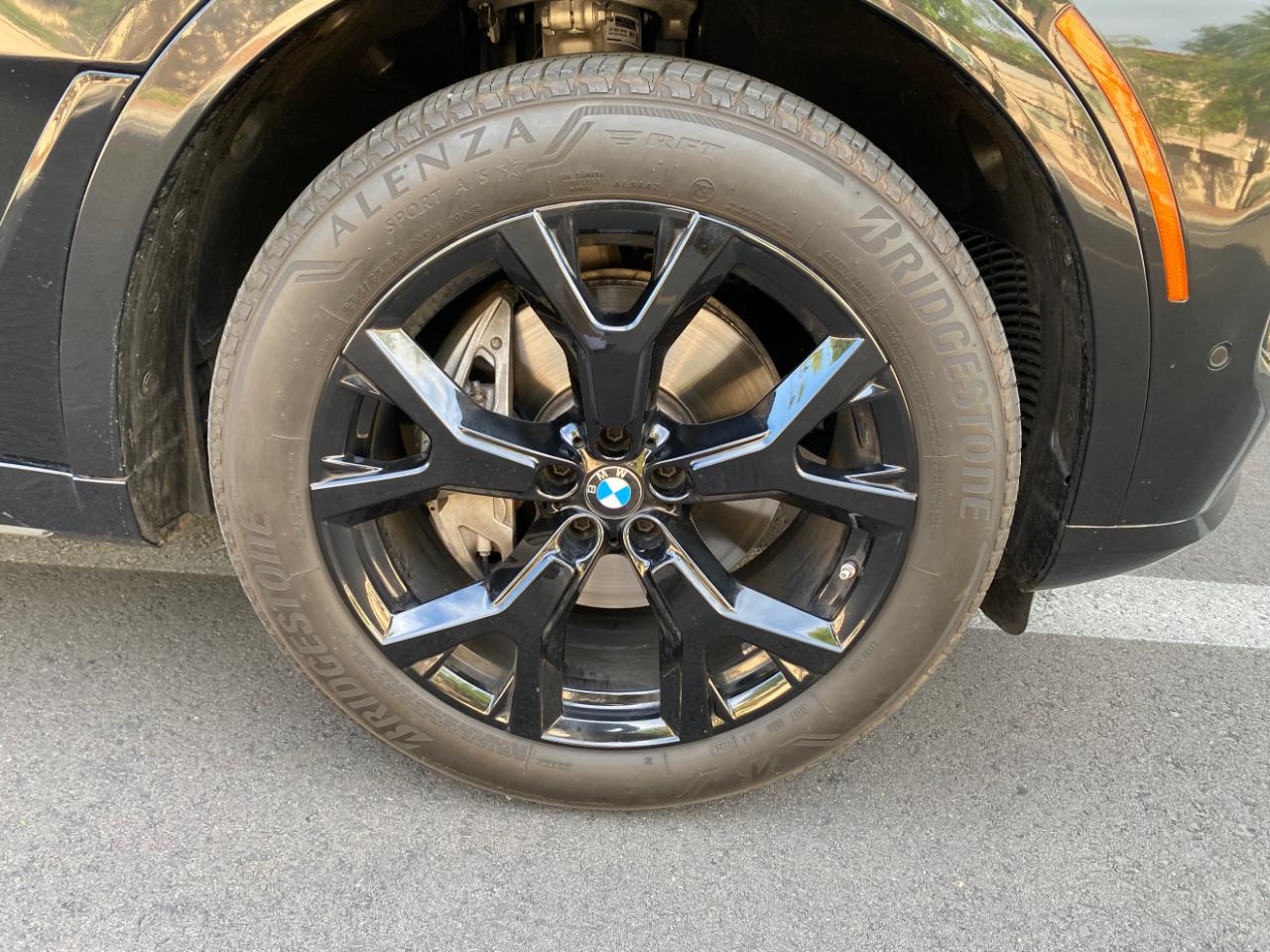 BMW X7 xDrive40i Sports Activity Vehicle 2025