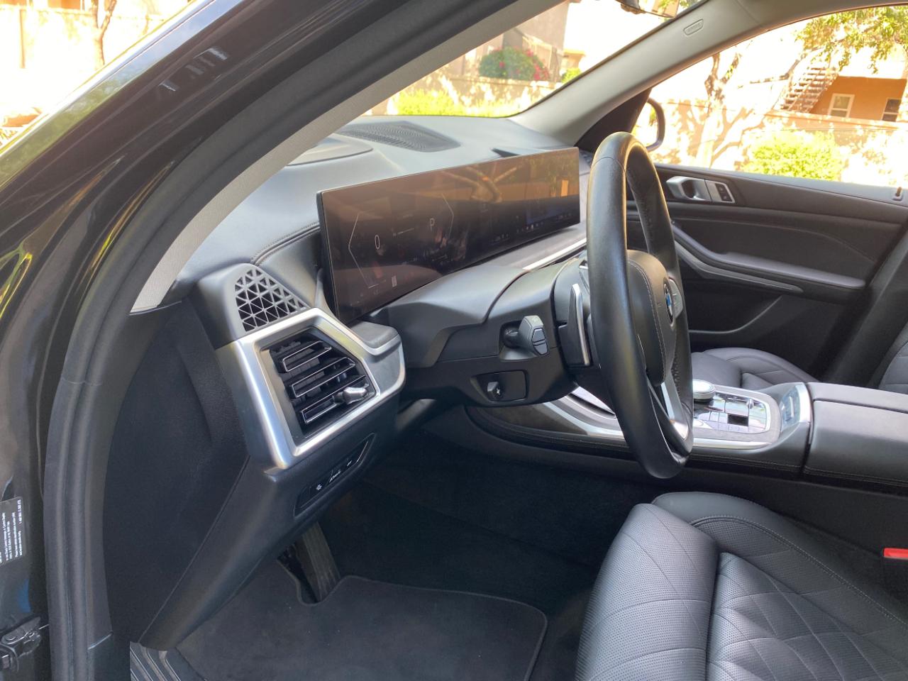 BMW X7 xDrive40i Sports Activity Vehicle 2025