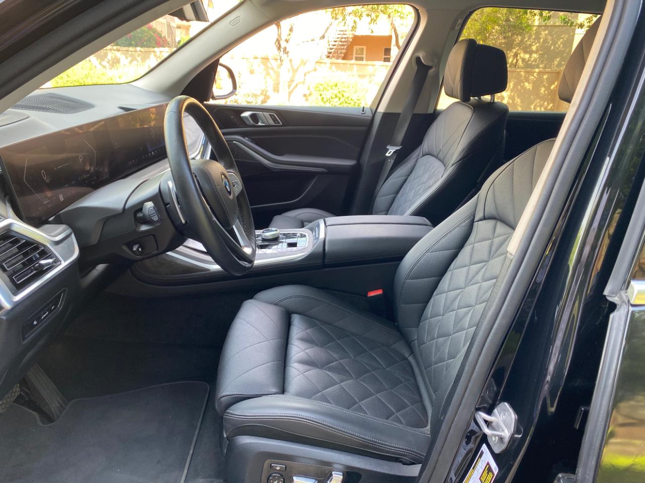 BMW X7 xDrive40i Sports Activity Vehicle 2025