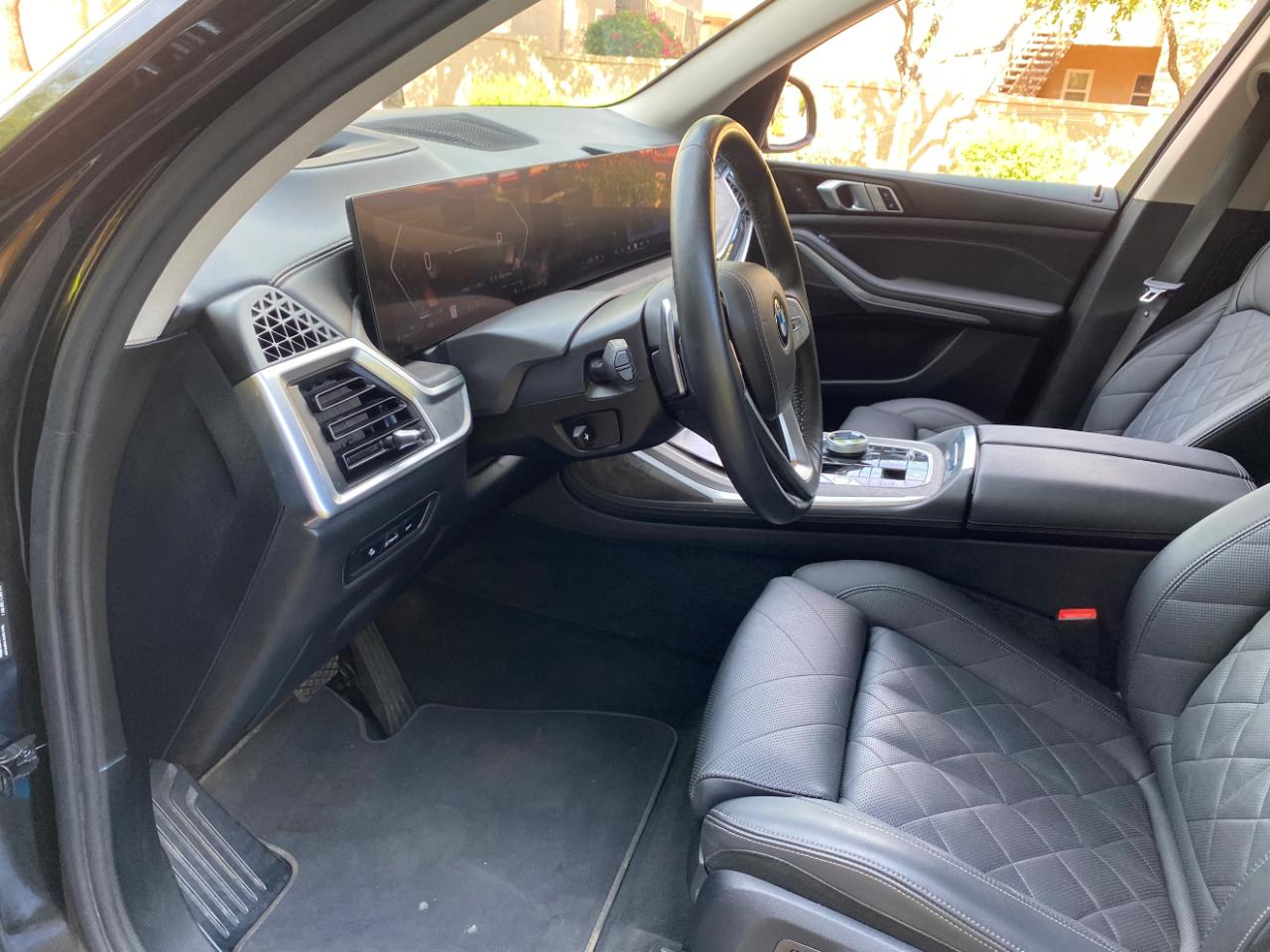 BMW X7 xDrive40i Sports Activity Vehicle 2025