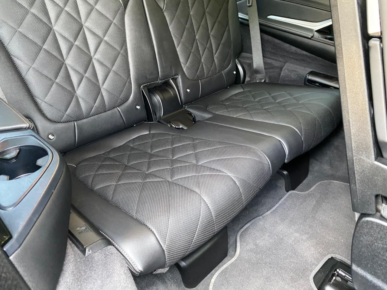 BMW X7 xDrive40i Sports Activity Vehicle 2025
