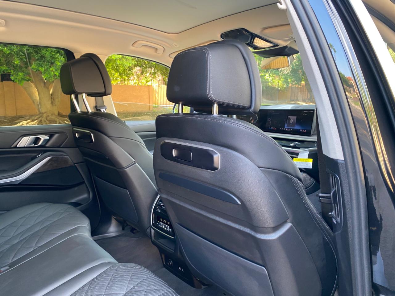 BMW X7 xDrive40i Sports Activity Vehicle 2025