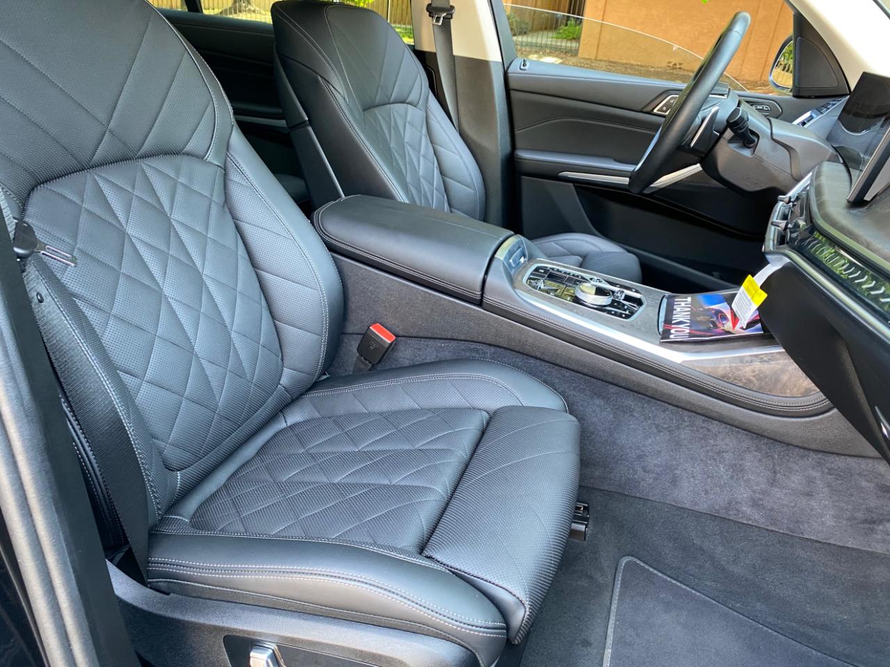 BMW X7 xDrive40i Sports Activity Vehicle 2025