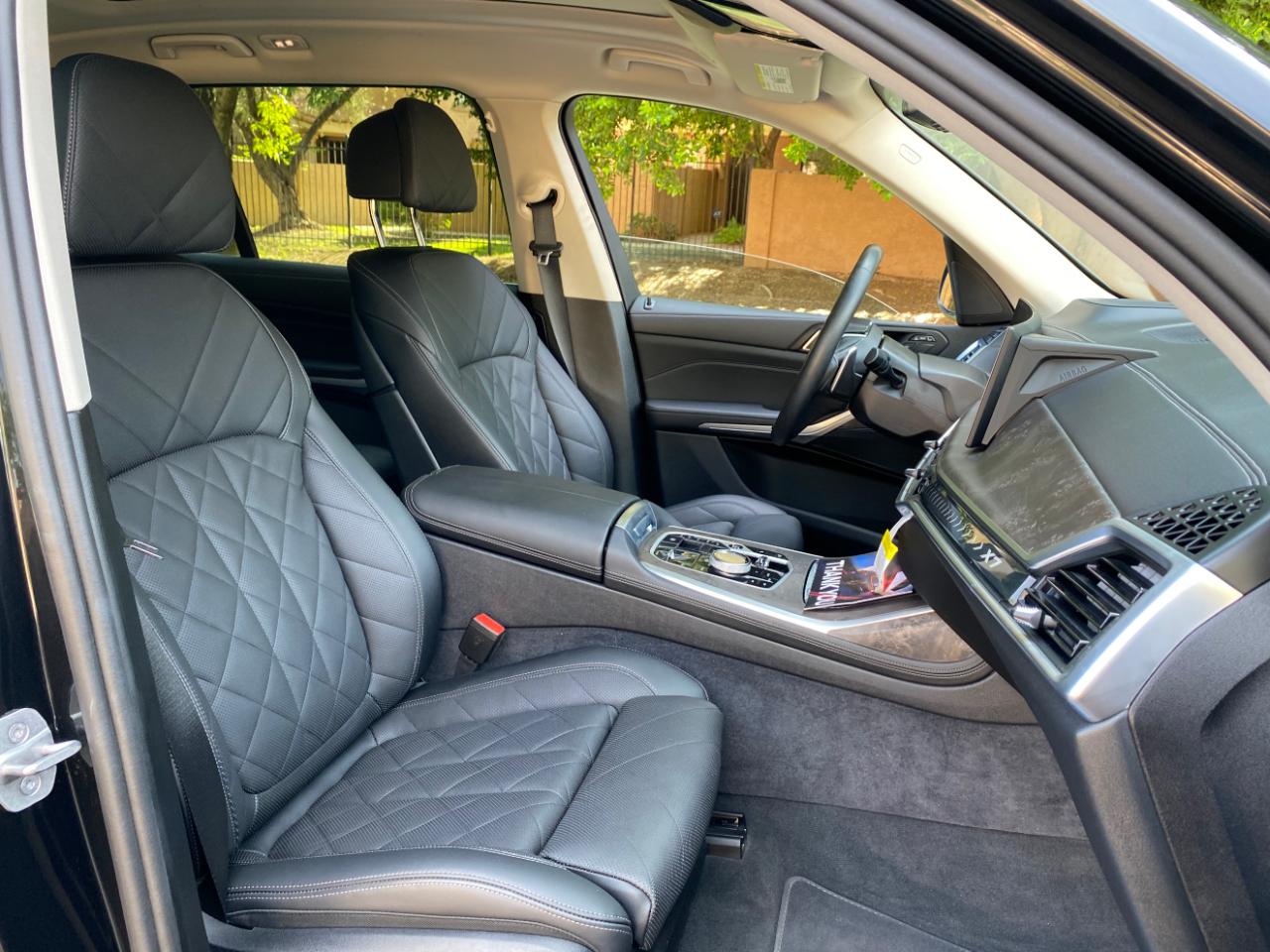 BMW X7 xDrive40i Sports Activity Vehicle 2025