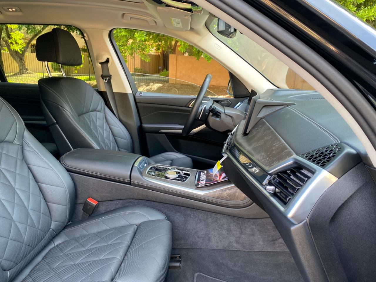 BMW X7 xDrive40i Sports Activity Vehicle 2025