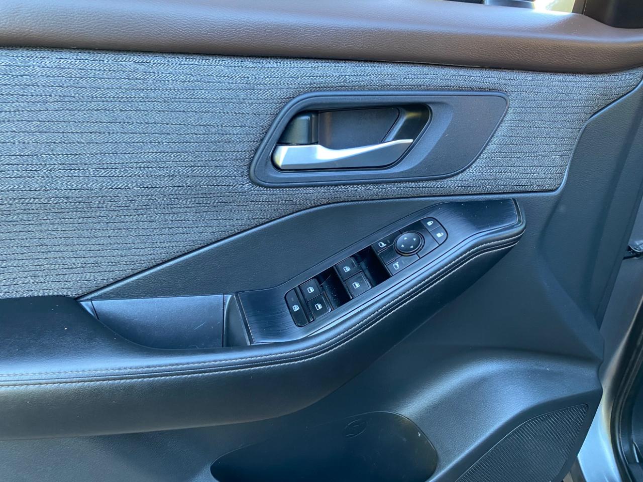 Nissan Rogue FWD SV *Ltd Avail* 2023