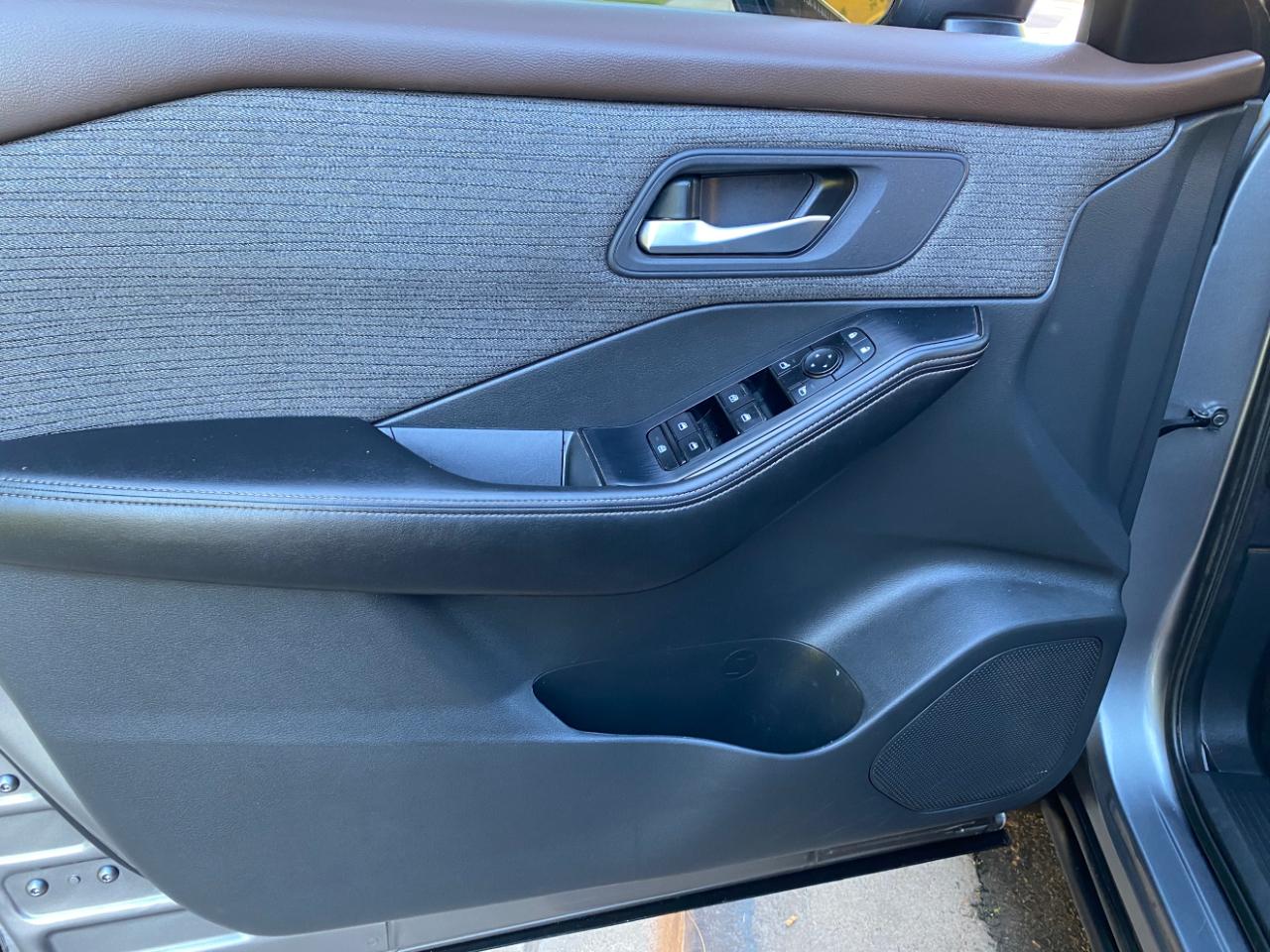 Nissan Rogue FWD SV *Ltd Avail* 2023