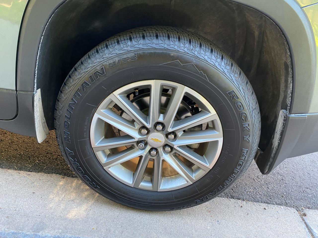Chevrolet Traverse FWD 4dr LT Cloth w/1LT 2023