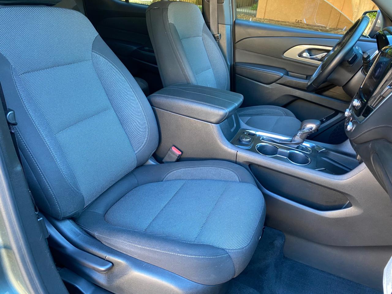 Chevrolet Traverse FWD 4dr LT Cloth w/1LT 2023