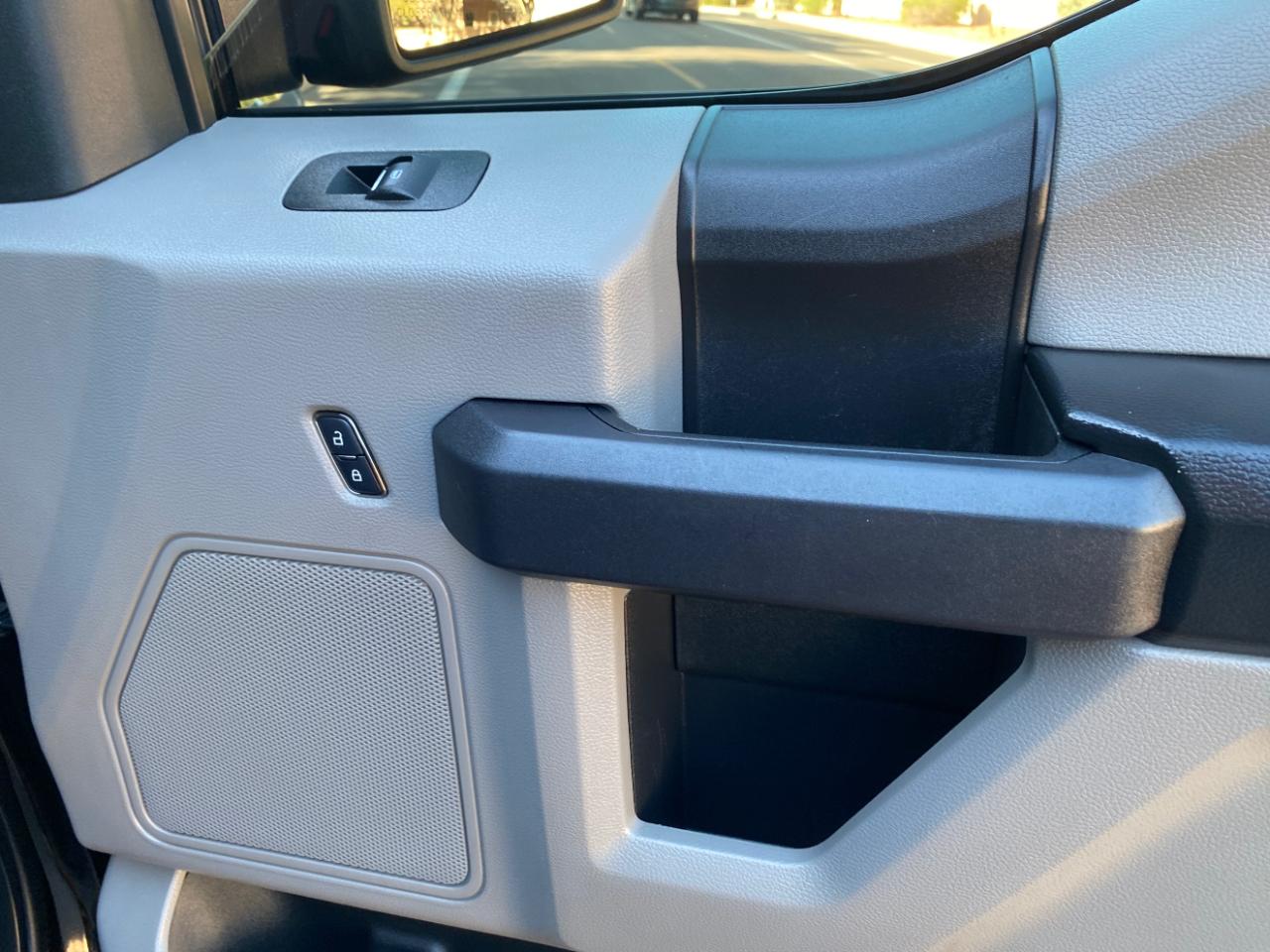 Ford F-150 XL 2WD SuperCab 8' Box 2017